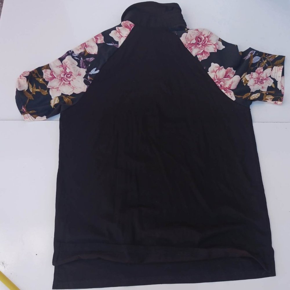 Shein Men's Size M Black Rose Short Sleeve Polo Shirt - Picture 8 of 8